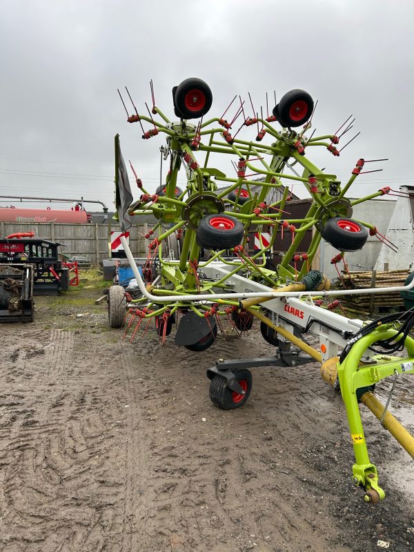 Woodacre Park Farms Claas Volto 1300T Tedder