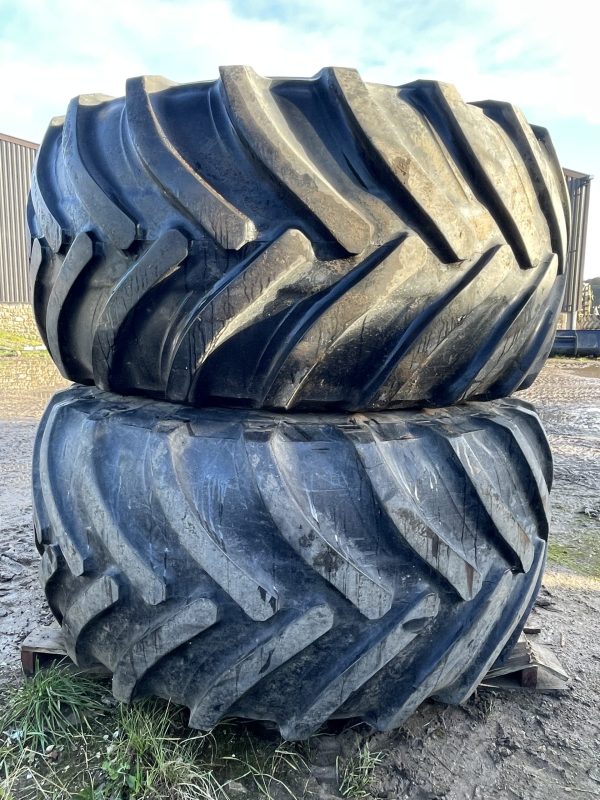 Woodacre Park Farms 800/65R32 (30.5R32) Alliance Tyres + Rims