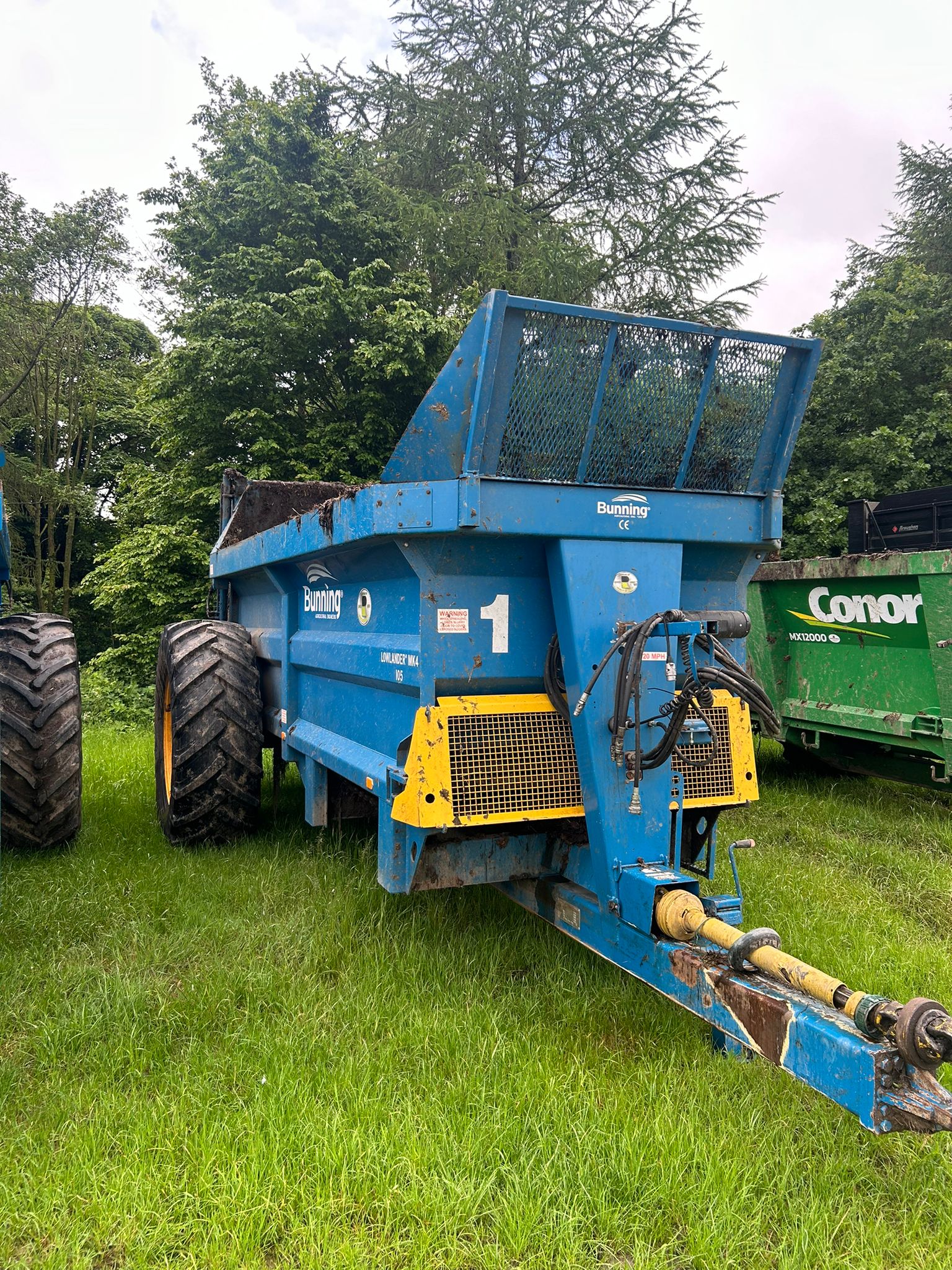 Woodacre Park Farms Bunning 10T Rear Discharge Muck Spreader 2016
