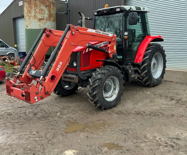 Massey Ferguson 5455 + Loader