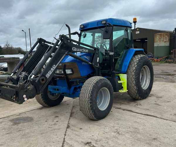McCormick CX85 + Loader