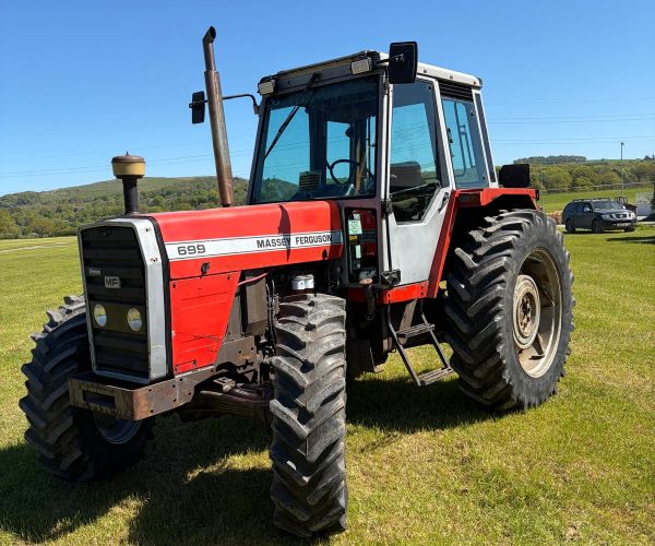 Massey Ferguson 699