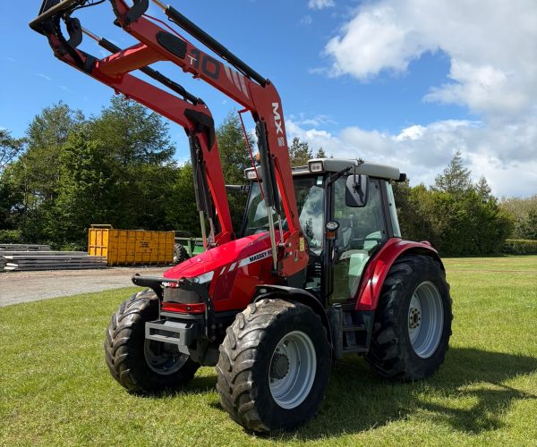 Massey Ferguson 5455 + Loader