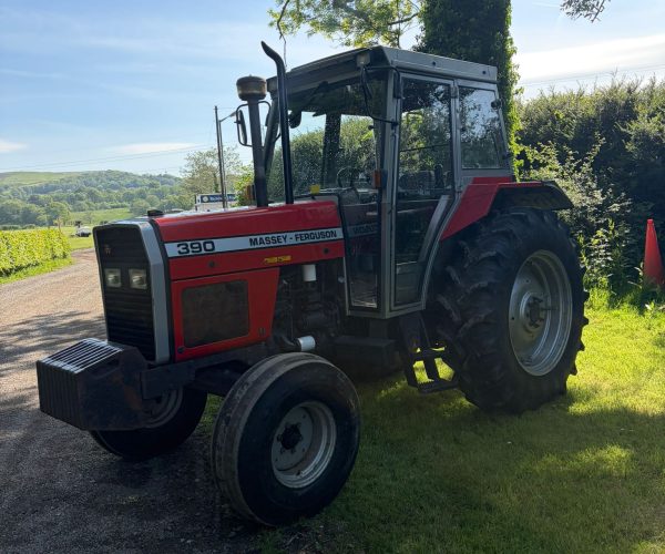 Massey Ferguson 390