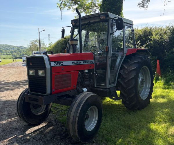 Massey Ferguson 390