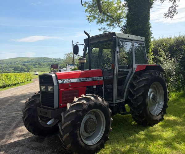 Massey Ferguson 390
