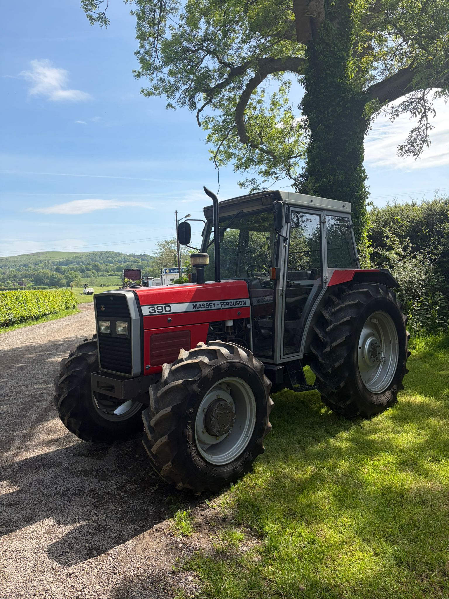 Massey Ferguson 390
