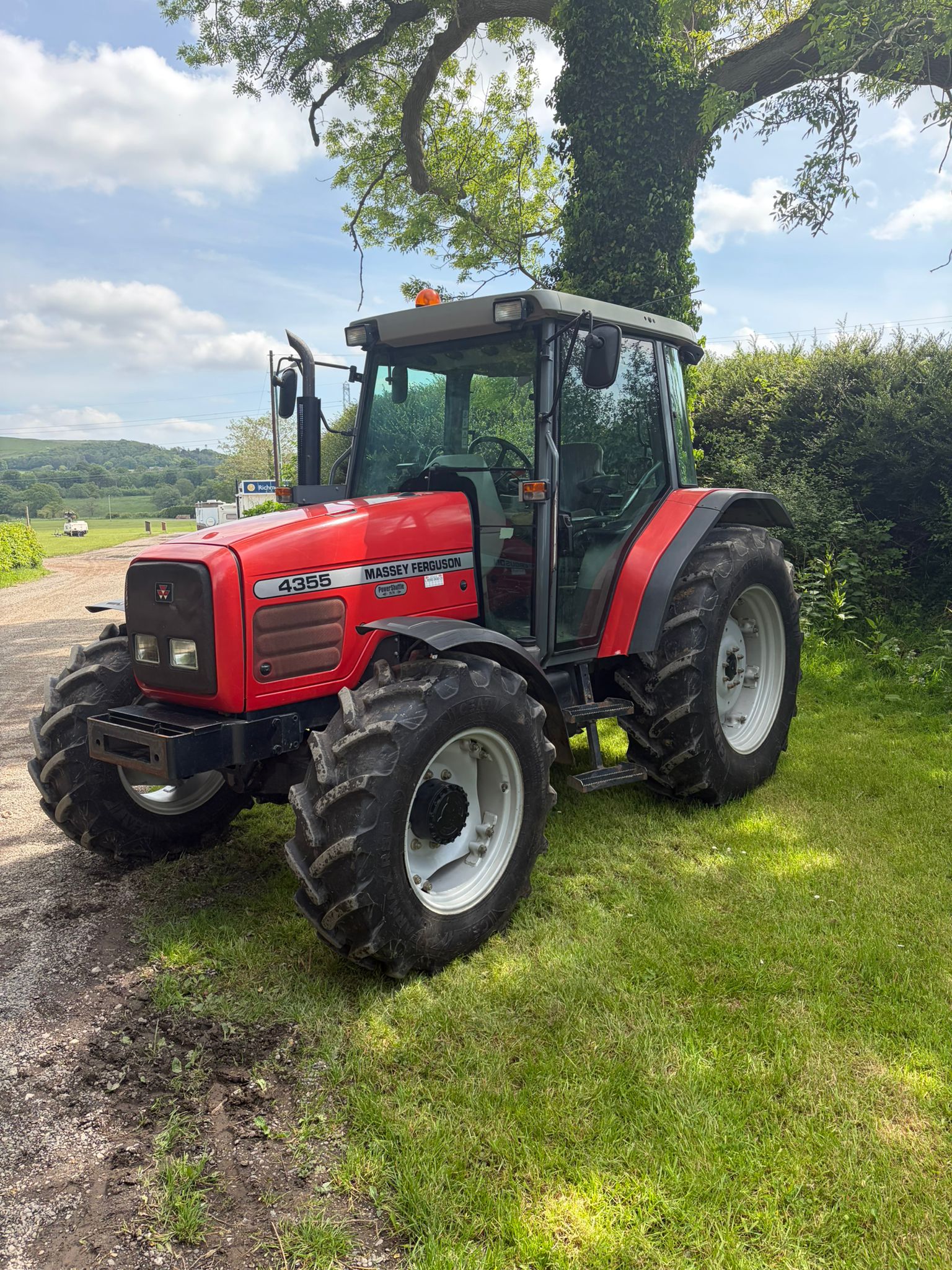 Massey Ferguson 4355