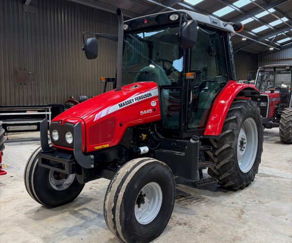Massey Ferguson 5445