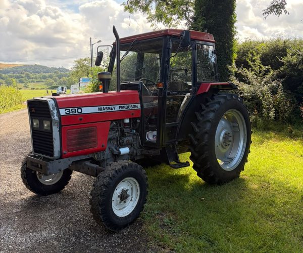 Massey Ferguson 390